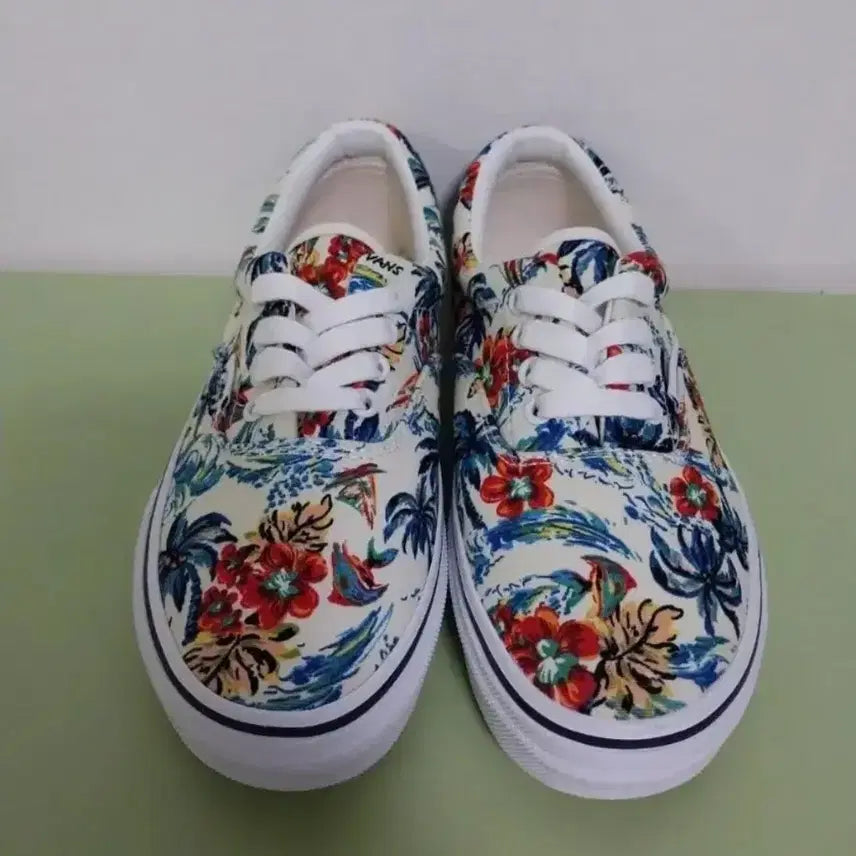 [BUNJANG] Vans Era Aloha Sneakers / 여성 반스 에라 알로하 스니커즈, 운동화   (225)