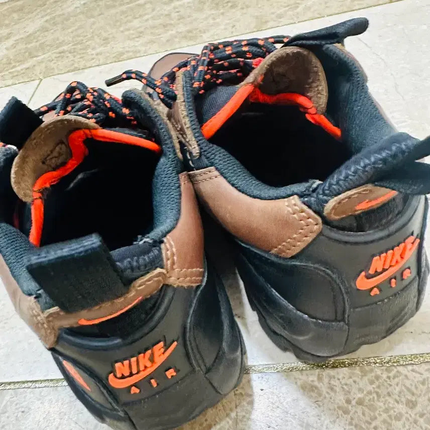[BUNJANG] Nike ACG Air Mada Sneakers / 나이키 ACG 에어마다