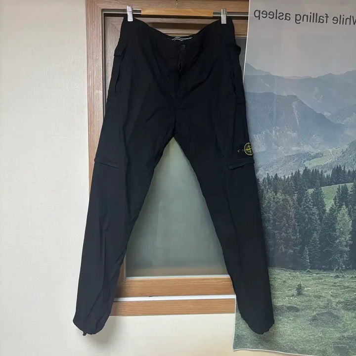 [BUNJANG] Stone Island 24SS Regular Fit Cargo Pants Black / [31] 24SS 스톤아일랜드 레귤러 핏 카고 팬츠 블랙