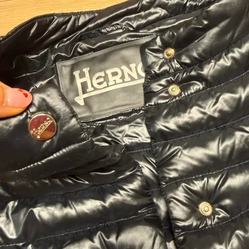 [BUNJANG] HERNO Short Sleeve Padded Vest / 에르노)조끼패딩 38