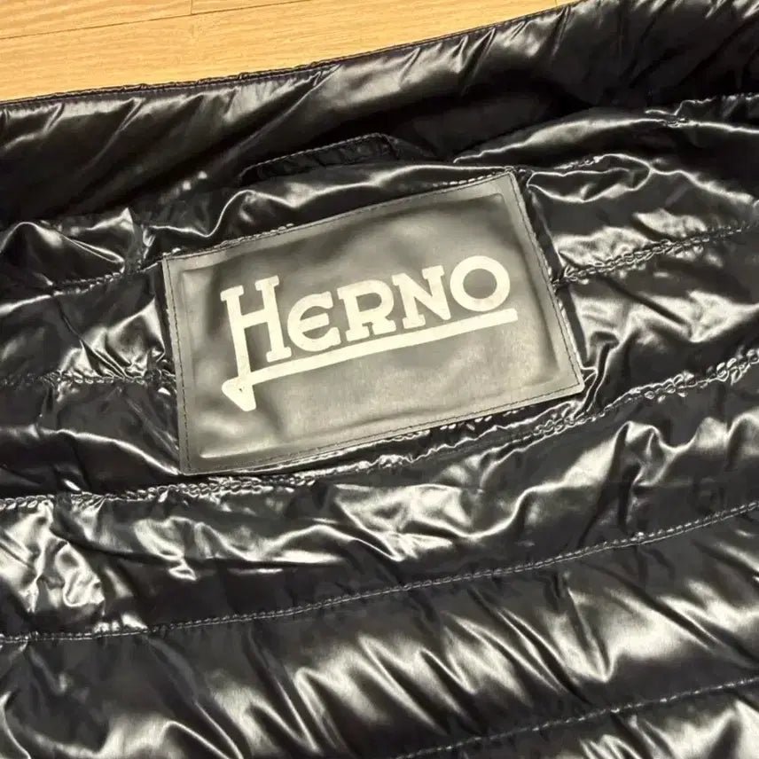 [BUNJANG] HERNO Short Sleeve Padded Vest / 에르노)조끼패딩 38
