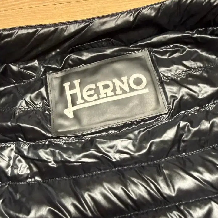 [BUNJANG] HERNO Short Sleeve Padded Vest / 에르노)조끼패딩 38