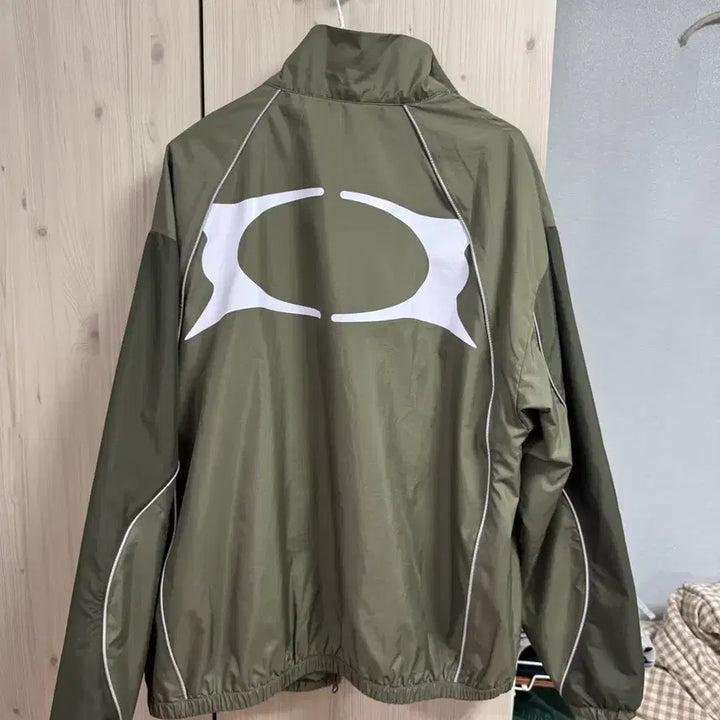 [SOLD OUT] 크리틱 카키 자켓(L) WORMHOLE LOGO JACKET