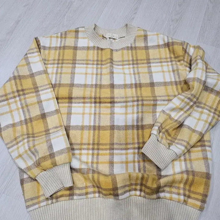 [BUNJANG] Yellow Check Pattern Sweatshirt / 옐로우 체크 패턴 맨투맨