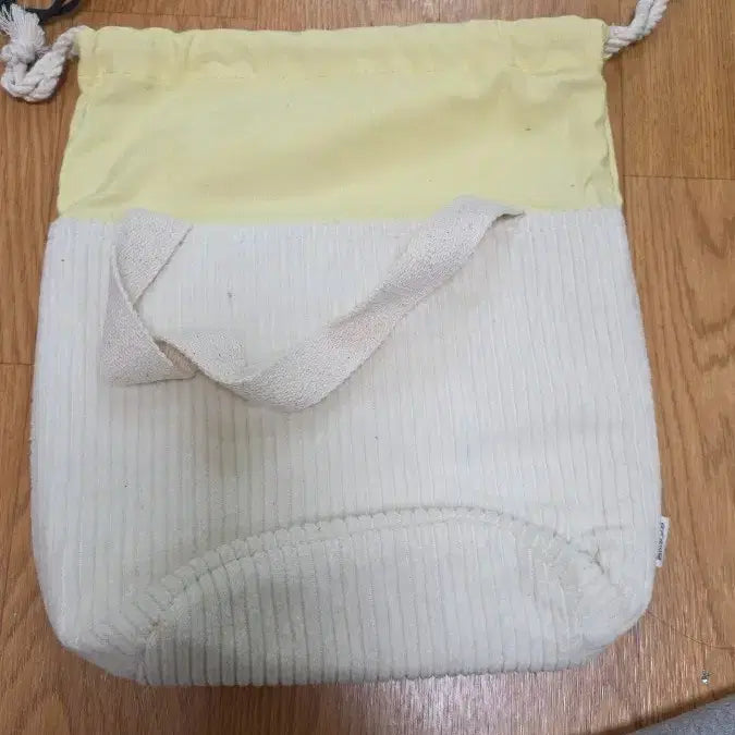 [SOLD OUT] 봄이왔 호영 보냉백 손호영