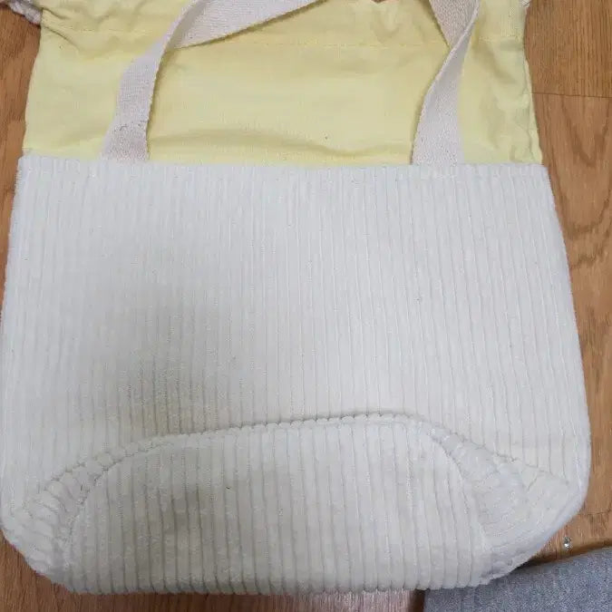 [SOLD OUT] 봄이왔 호영 보냉백 손호영