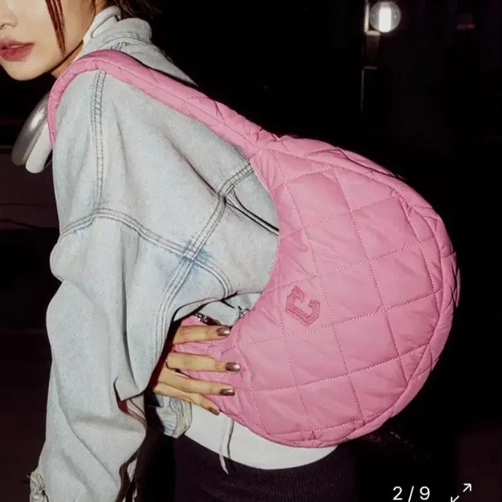 [BUNJANG] MLB Quilting Hobo Bag Medium CLE (Pink) / 새상품급)MLB퀼팅 호보백 미디움 CLE (Pink)여러 중고사이트에
