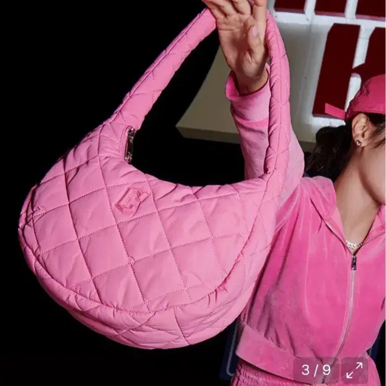 [BUNJANG] MLB Quilting Hobo Bag Medium CLE (Pink) / 새상품급)MLB퀼팅 호보백 미디움 CLE (Pink)여러 중고사이트에