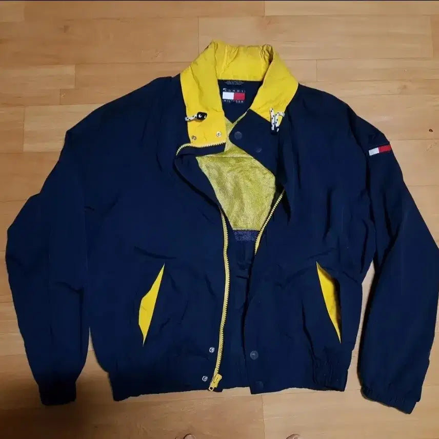 [BUNJANG] Tommy Hilfiger Old School Windbreaker Jacket / 타미힐피거 올드스쿨 바람막이 백로고