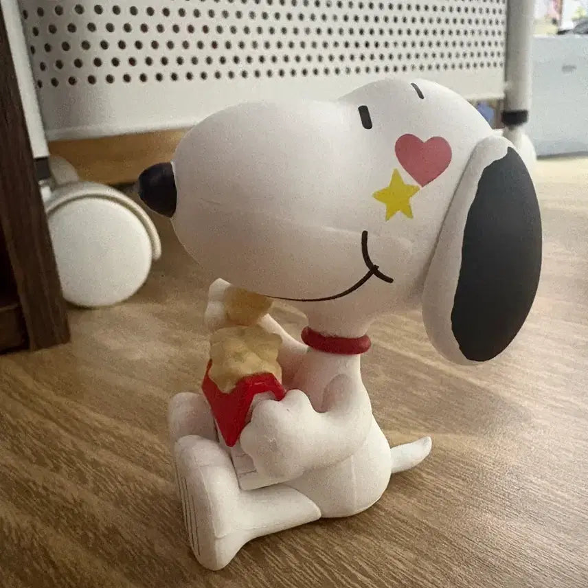 [BUNJANG] Universal Studios Snoopy Seating Mascot Figure / 유니버셜 스튜디오 스누피 시팅 마스코트 피규어