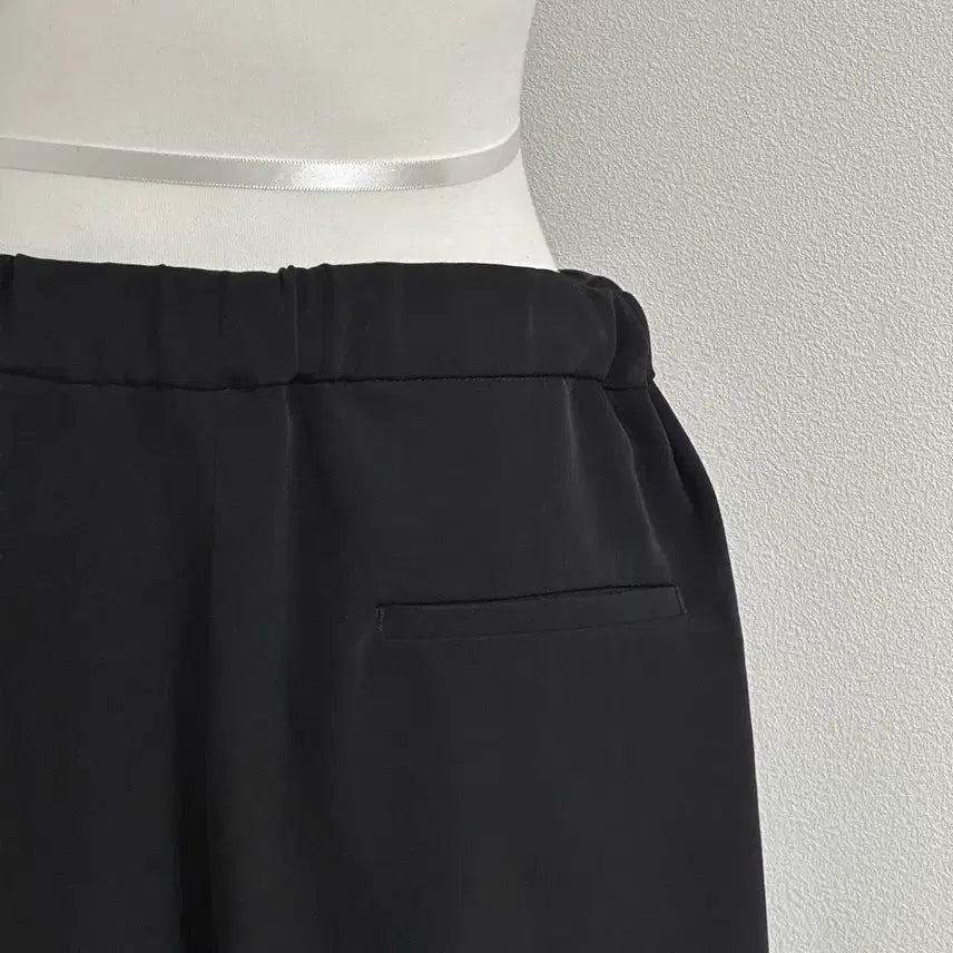 [BUNJANG] Uniqlo 4-Button Banding Slacks / 유니클로 4부 밴딩 슬랙스