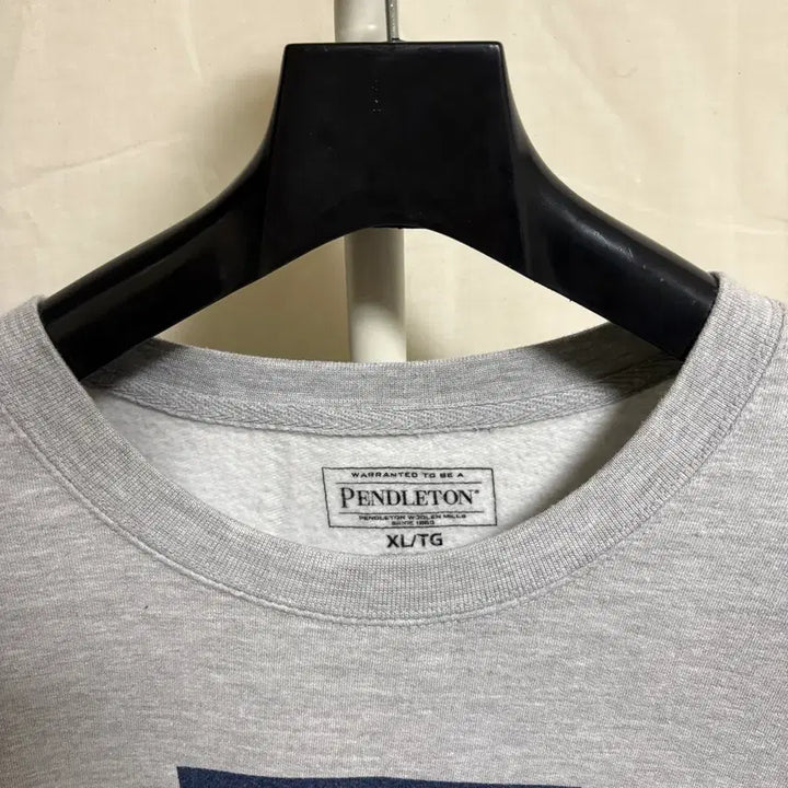 [BUNJANG] Pendleton Native American Navajo Print Sweatshirt / 펜들턴 네이티브 아메리칸 나바호 프린트 맨투맨 스웻셔츠 / 그레이, XL