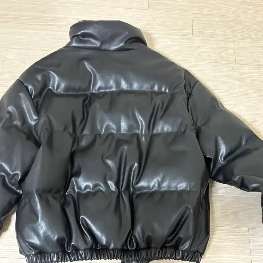 [BUNJANG] Ameuble Padded Leather Jacket / 에이블리 레더패딩