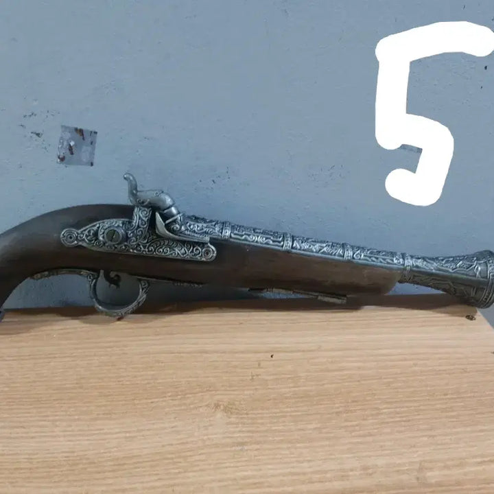 [BUNJANG] Spanish Powder Flask and Gun Decorative Set / 스페인 화약통 총 장식품