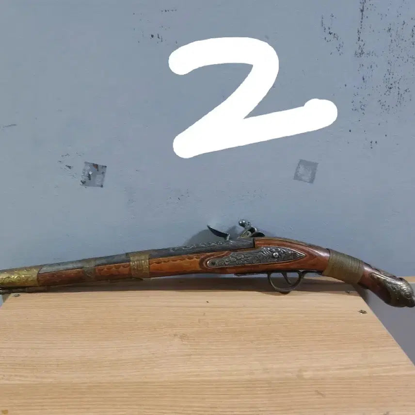 [BUNJANG] Spanish Powder Flask and Gun Decorative Set / 스페인 화약통 총 장식품