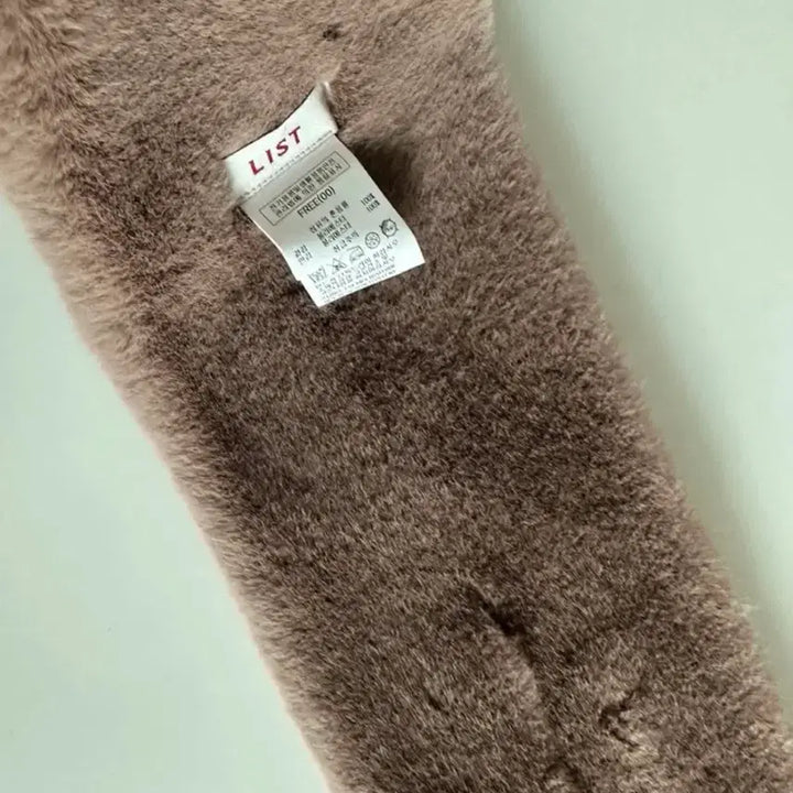 [BUNJANG] LIST Pink Fur Muffler / LIST 리스트 핑크 퍼 머플러