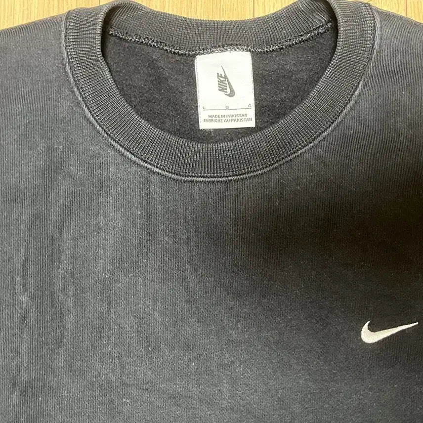 [BUNJANG] Nike Swoosh Black Sweatshirt / 나이키 스우시 맨투맨 블랙