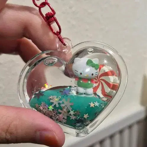 [BUNJANG] Sanrio Holiday Keychain &amp; Hand Towel Bundle Set / 산리오 홀리데이 키링 / 핸드타올