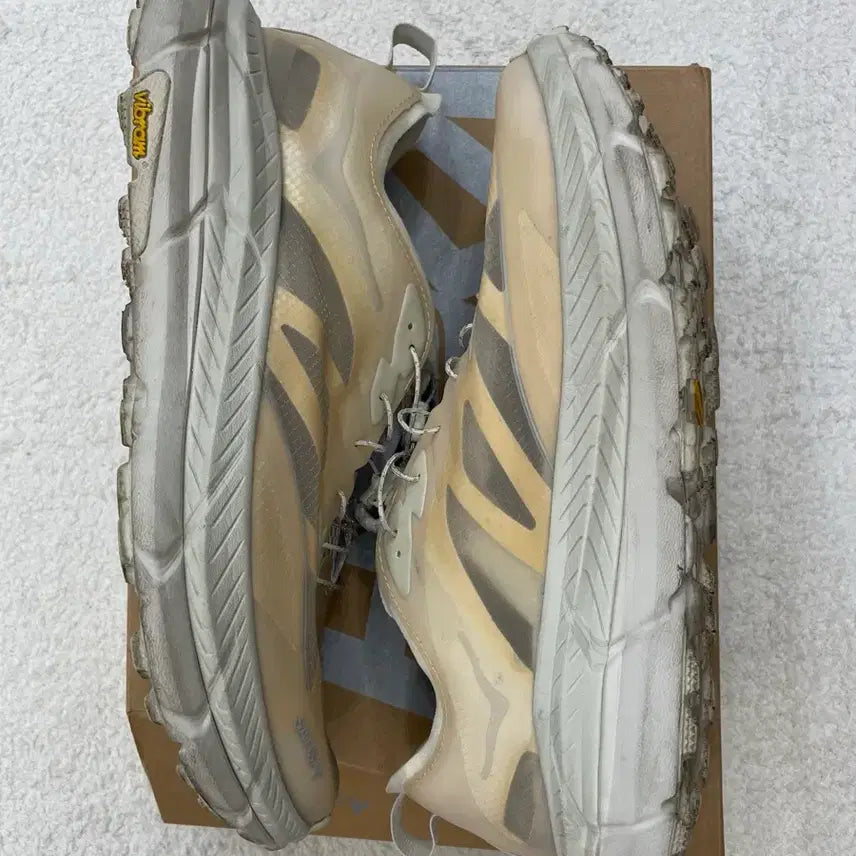 [BUNJANG] Satisfy Marpate 4 Ivory Running Trail Shoes / 새티스파이 호카 마파테4 아이보리 [295]