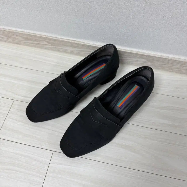 [BUNJANG] SPUR Black Suede Loafer Heels (Size 240) / 스퍼 블랙 스웨이드 로퍼힐 240