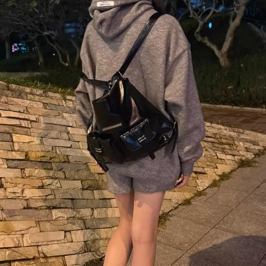 [BUNJANG] Matinkim Buckle Backpack / 블랙 버클 백팩 가방 마뗑킴