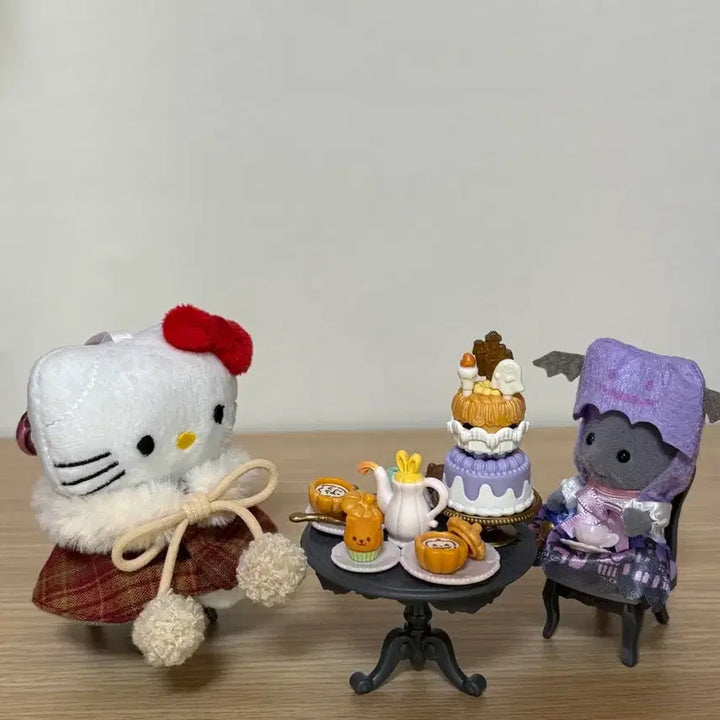 [BUNJANG] Hello Kitty Dress-Up Charm / 키티 키링
