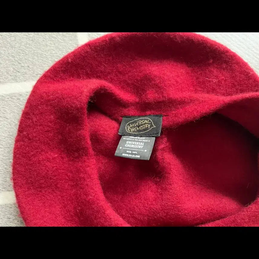 [BUNJANG] Universal Chemistry Red Beret / [새상품] 유니버셜케미스트리 레드 베레모