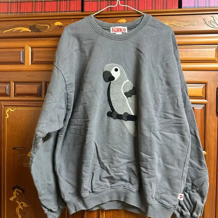 [BUNJANG] Canco Parrot Sweatshirt Charcoal Size L / 칸코 앵무새 맨투맨 티셔츠 차콜 사이즈2