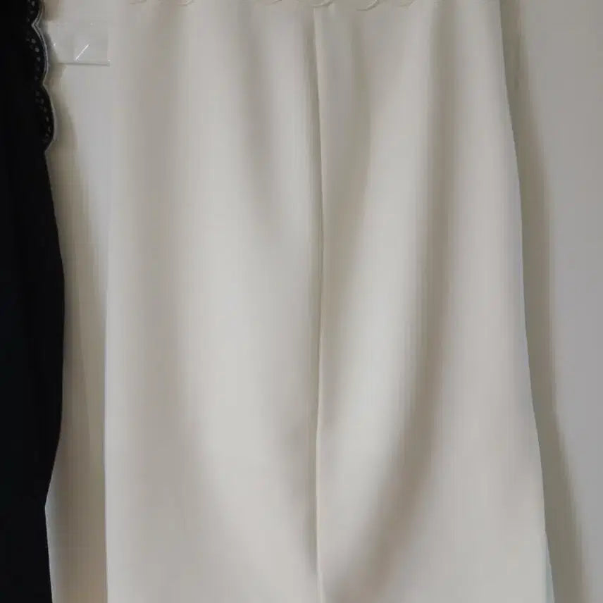 [BUNJANG] Lace Collar Black Jacket + White Skirt Set (Size 66) / 레이스 카라 블랙 자켓 + 화이트 스커트 새상품 66