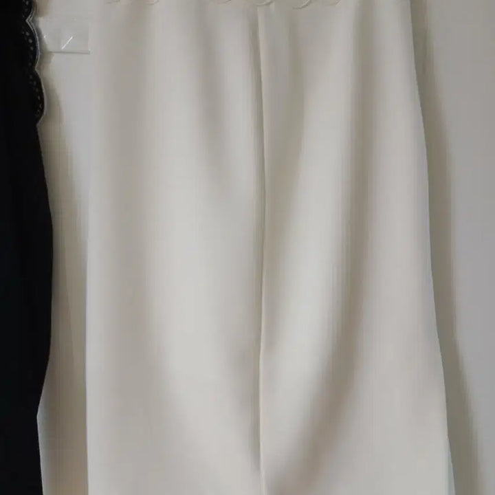 [BUNJANG] Lace Collar Black Jacket + White Skirt Set (Size 66) / 레이스 카라 블랙 자켓 + 화이트 스커트 새상품 66
