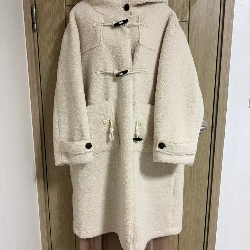 [BUNJANG] Oversized Ivory Duffle Coat / 오버핏 아이보리 떡볶이 코트