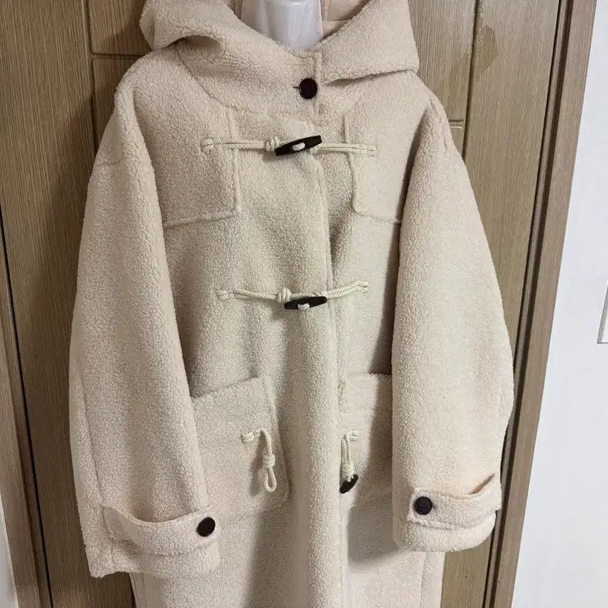[BUNJANG] Oversized Ivory Duffle Coat / 오버핏 아이보리 떡볶이 코트
