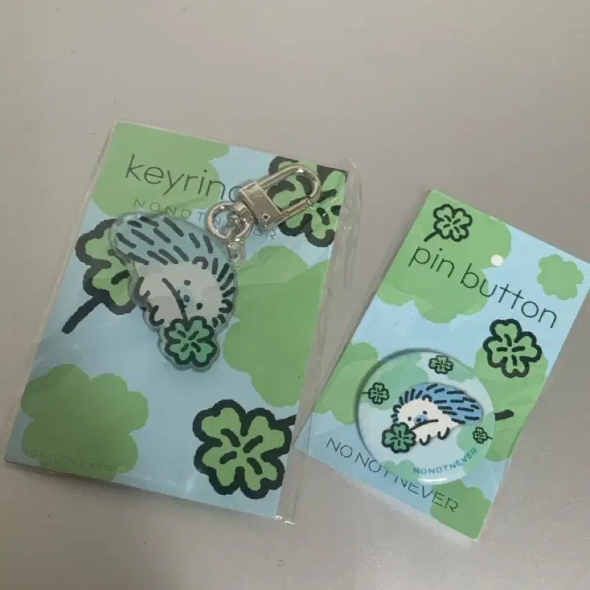 [BUNJANG] Nonotnever Hedgehog Keyring Pin Button Bundle Set / 노낫네버 고슴도치 키링 핀버튼 일괄