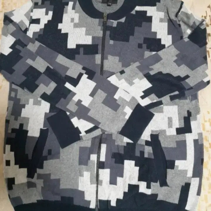 [BUNJANG] Chris Christy Camo Knit Zip-Up 110 / Chris Christy 카모 니트 집업 110
