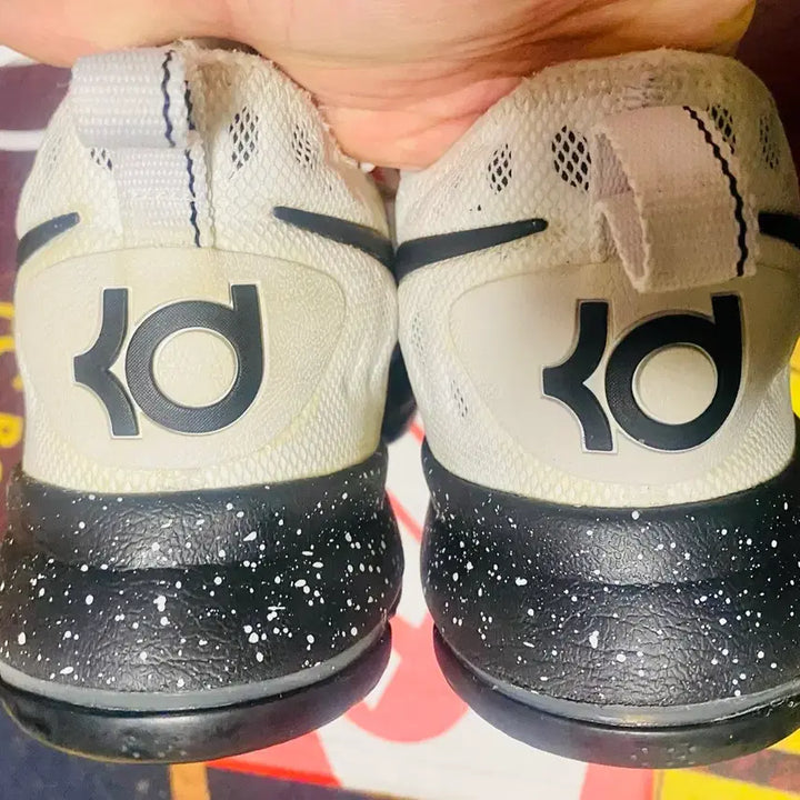 [BUNJANG] Nike KD 9 Oreo Sneakers / 나이키 KD 9 오레오, 843392-100, 265mm