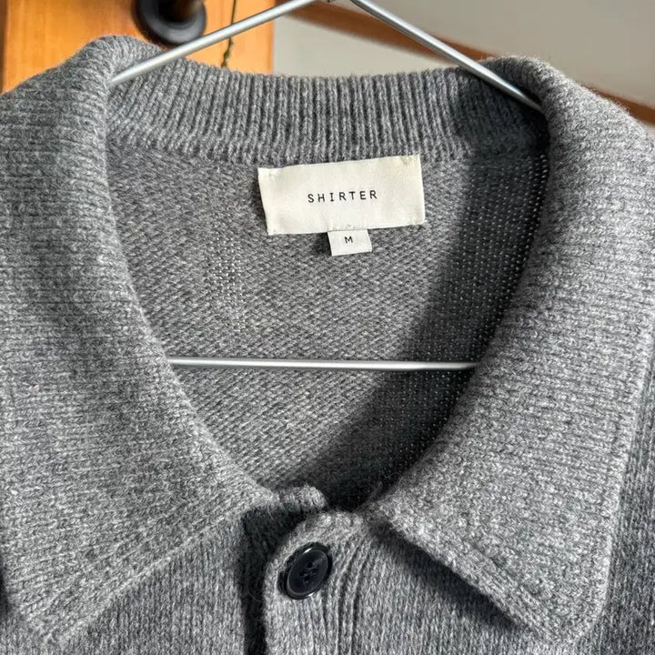 [BUNJANG] Shirter Embroidered Rabbit Cardigan / 셔터 SHIRTER 토끼 자수 가디건