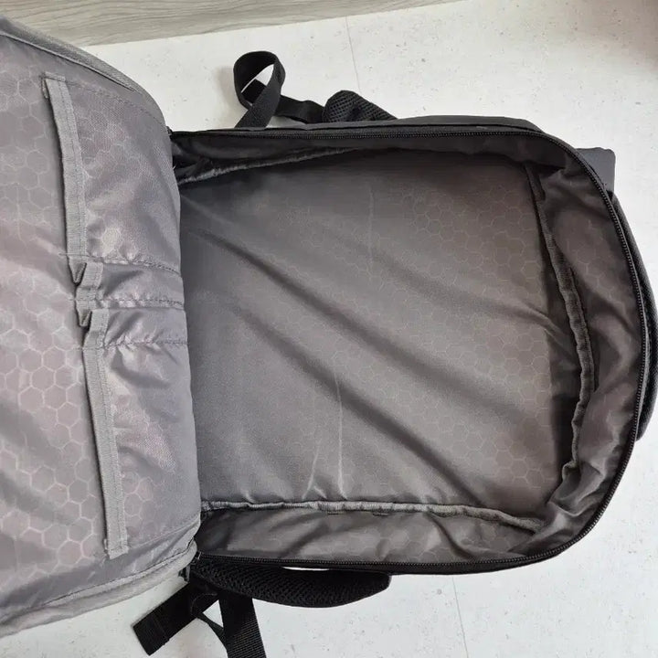 [BUNJANG] Black Backpack / 블랙 백팩 가방