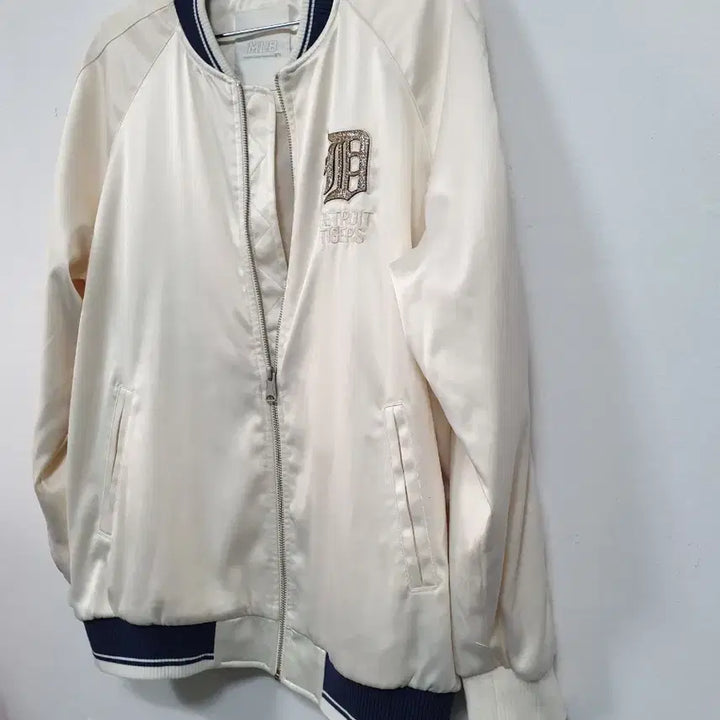 [BUNJANG] MLB Ivory Tigers Souvenir Jacket / MLB 아이보리 타이거즈 스카잔 항공점퍼 90사이즈