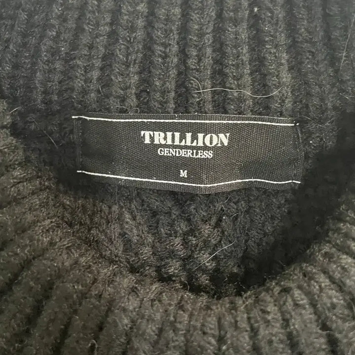 [BUNJANG] Trillion Black Cable Knit Sweater / 트릴리온 블랙 케이블 니트