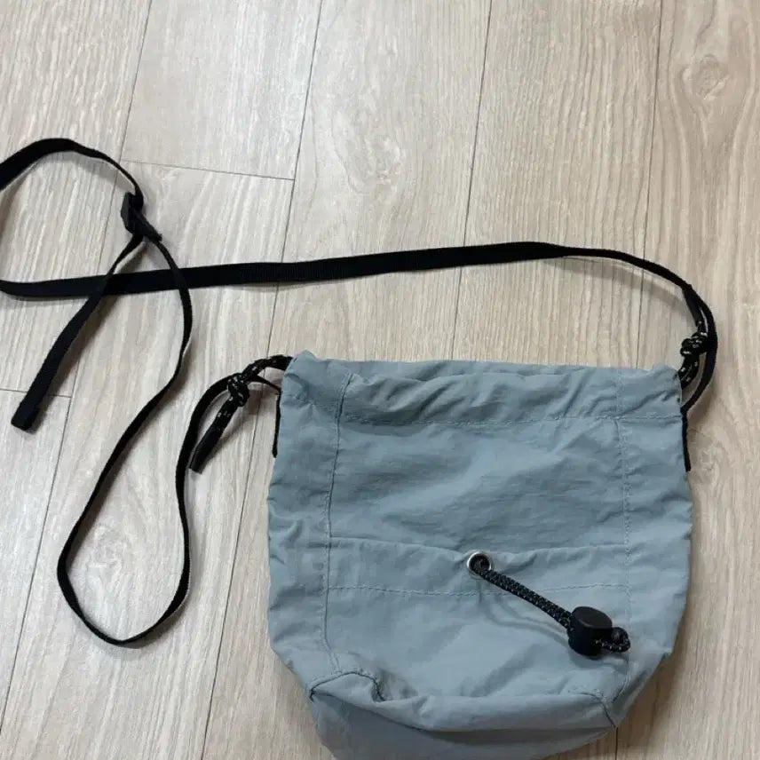 [BUNJANG] Sky Blue Nylon Crossbody Mini Bag / 스카이블루 나일론 크로스백 미니 가방 팝니다