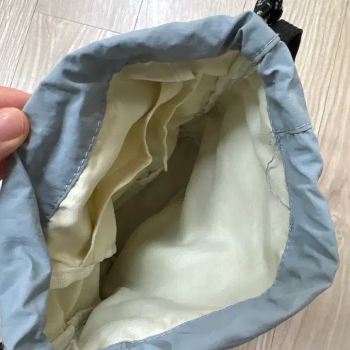 [BUNJANG] Sky Blue Nylon Crossbody Mini Bag / 스카이블루 나일론 크로스백 미니 가방 팝니다
