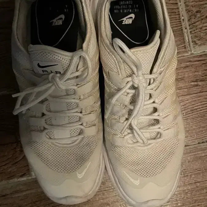 [BUNJANG] Nike Air Max Axis White Sneakers / 나이키 에어맥스 엑시스 화이트 운동화