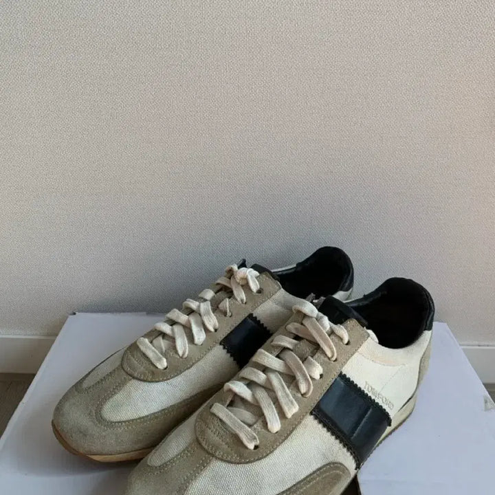 [BUNJANG] Tom Ford Sneakers Black &amp; White / 톰포드 스니커즈 오포드 검흰 8.5