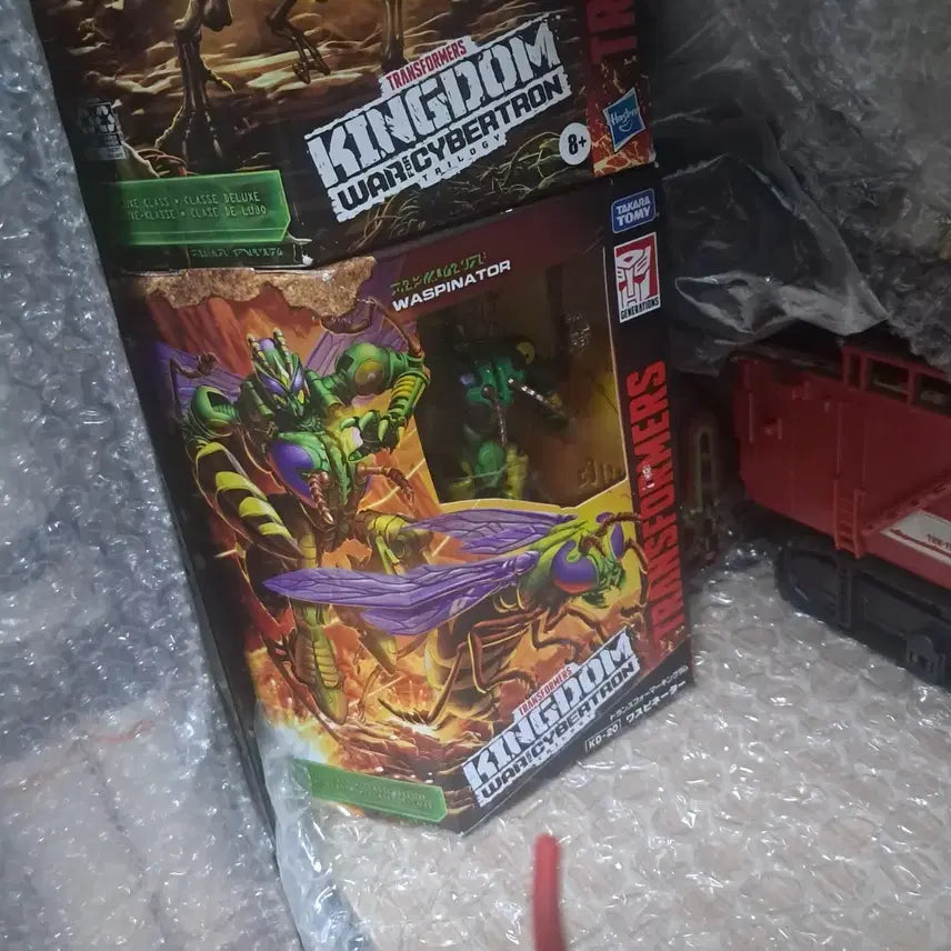 [BUNJANG] Transformers Kingdom Waspinator (Sealed) / 트랜스포머 킹덤 와스피네이토 미개봉 팝니다