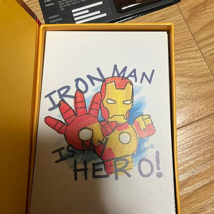 [SOLD OUT] 일괄) 마블 mcu 한정판 마그넷+mcu 10주년 엽서+비공굿 거울
