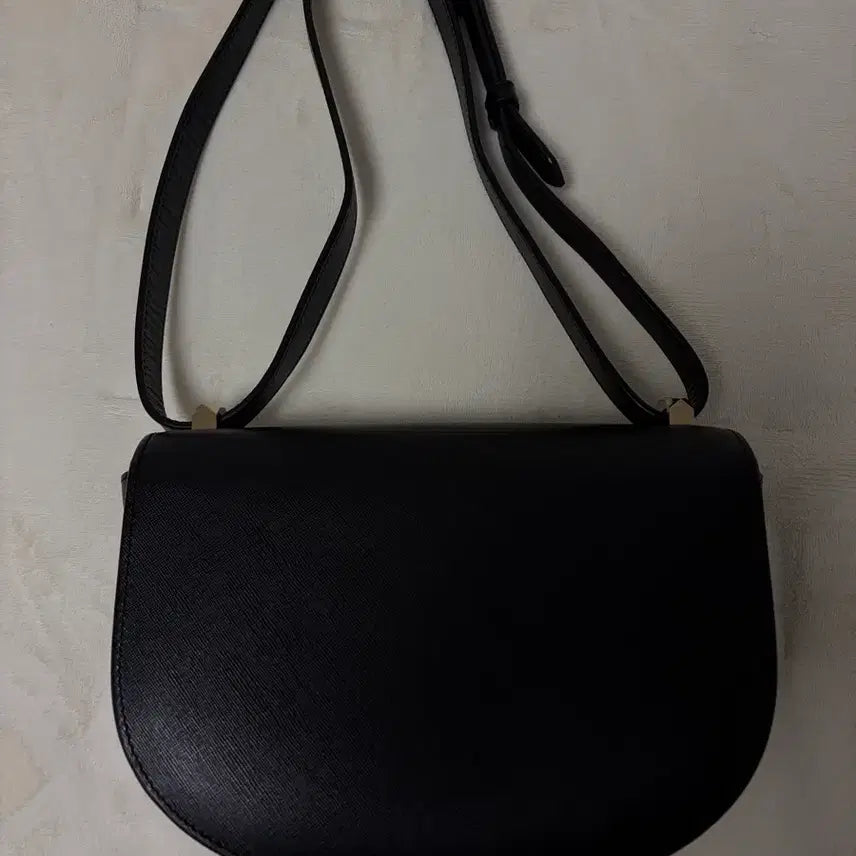 [BUNJANG] APC Geneva Bag Saffiano Black / [APC아페쎄] 제네바백 사피아노블랙