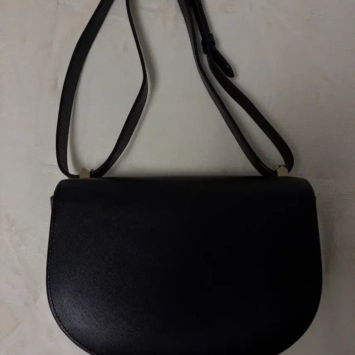 [BUNJANG] APC Geneva Bag Saffiano Black / [APC아페쎄] 제네바백 사피아노블랙