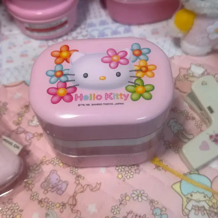 [BUNJANG] Sanrio Classic Kitty Flower Storage Box Stickers Retro / 고전키티 꽃키티 보관함 스티커보관 레트로