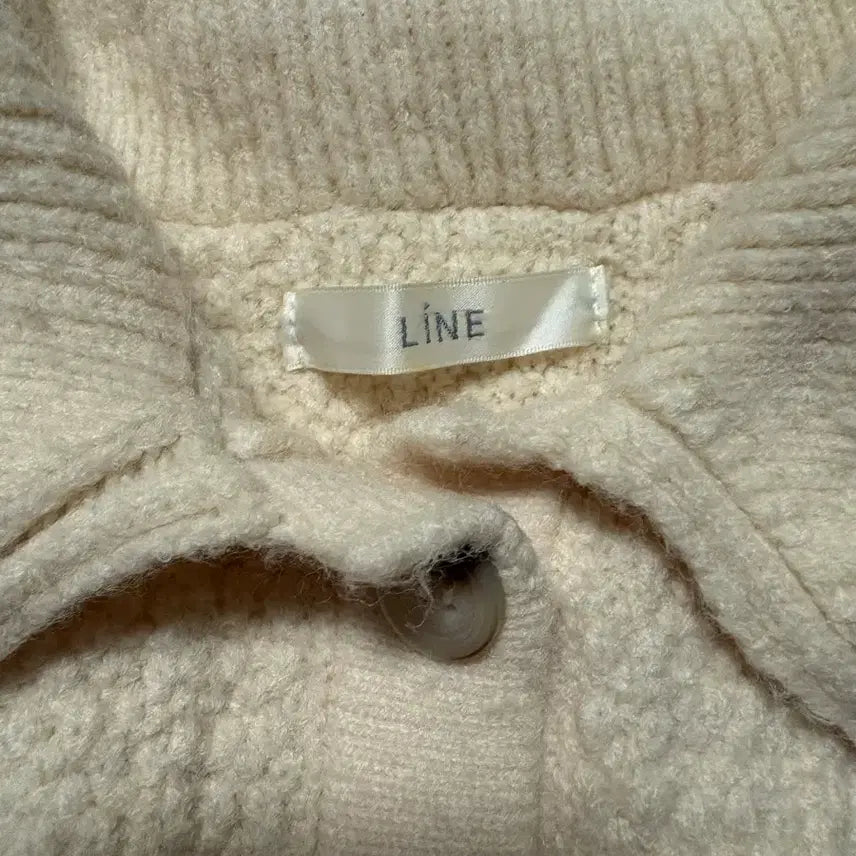 [BUNJANG] LINE Big Collar Button Knit Cream 55 / (무료배송) 라인 빅카라 버튼 니트 크림색 55