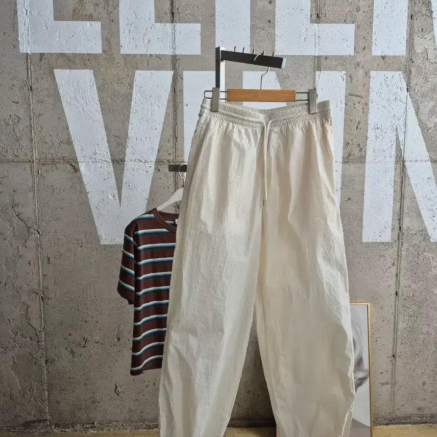 [BUNJANG] Codegraphy Ivory Jogger Training Pants / 코드그라피 아이보리 조거 트레이닝 바지